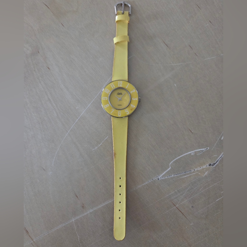 Osin De Luxe Wristwatch, Yellow, NEEDS NEW BATTERY